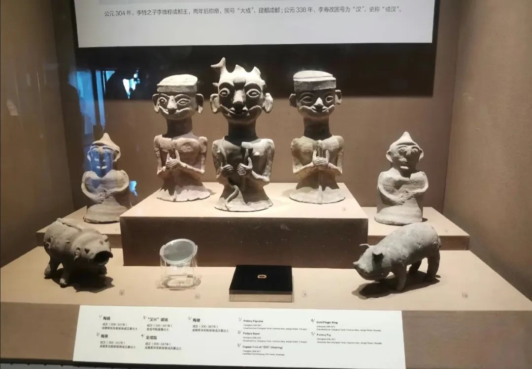 DƬ
